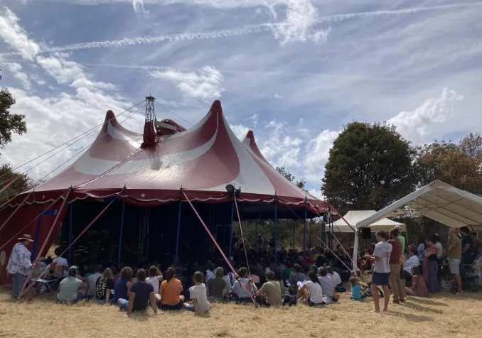 Lancement du festical sous le chapiteau AG