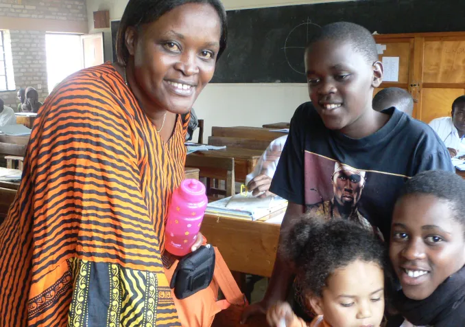 Grâce à toi, je crois toujours au Rwanda Aurélie MUKAMULISA, rwandaise, femme de courage et de foi