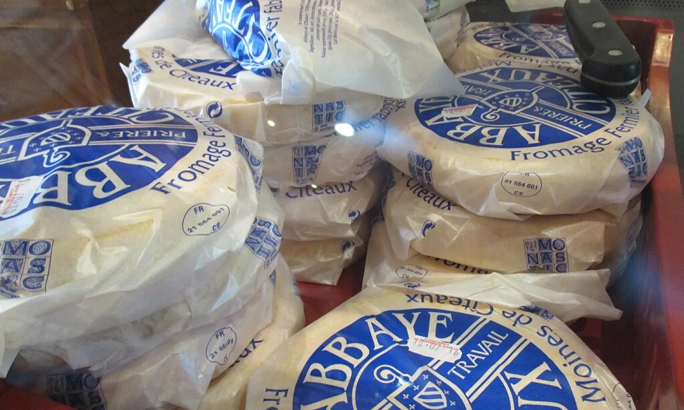 Fromages de l'abbaye de Cîteaux ©Arnaud 25, CC BY-SA 4.0 Wikimedia Commons
