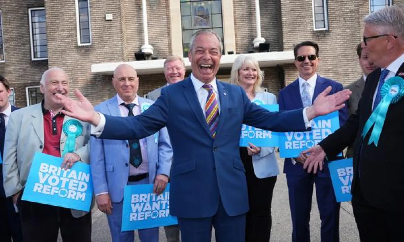 "Nous sommes là pour longtemps", affirme le leader de Reform UK Nigel Farage, le 8 mai 2026 KEYSTONE - YUI MOK