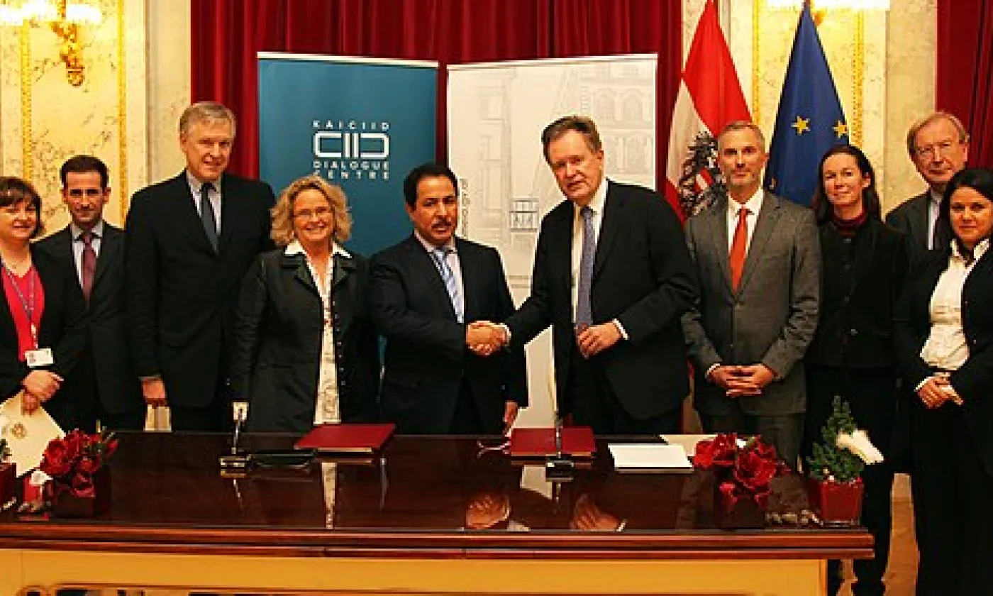 Inauguration du centre KAICIID à Vienne en 2012 © Wikimedia Commons (CC BY 2.0 / Österreichische Außenministerium)