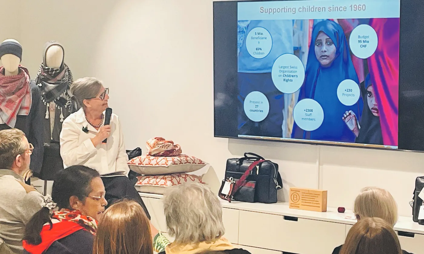 Réfléchir ensemble à une meilleure organisation de l’aide, dans le respect des valeurs humanitaires, est l’objet des SEP Talks organisés entre mars et mai. Ici, le 3 avril, à Genève, discussion autour des défis que connaît la Fondation Terre des hommes Lausanne. © SEP Talks