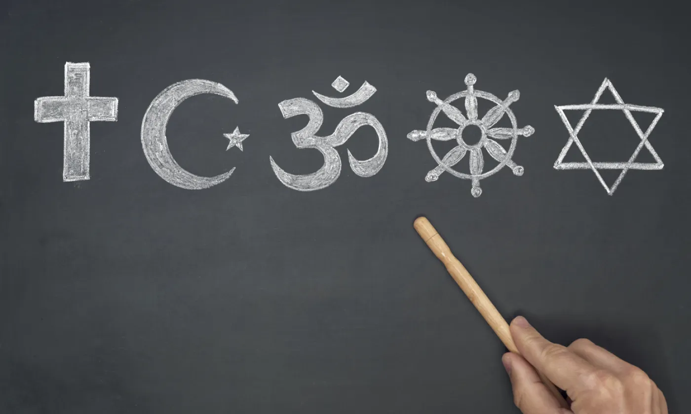 «La Suisse reste un patchwork en ce qui concerne l’enseignement du fait religieux», regrette Ruth Pfister, responsable du dicastère de la formation et de la culture au sein du Conseil de l’EERS. IStock