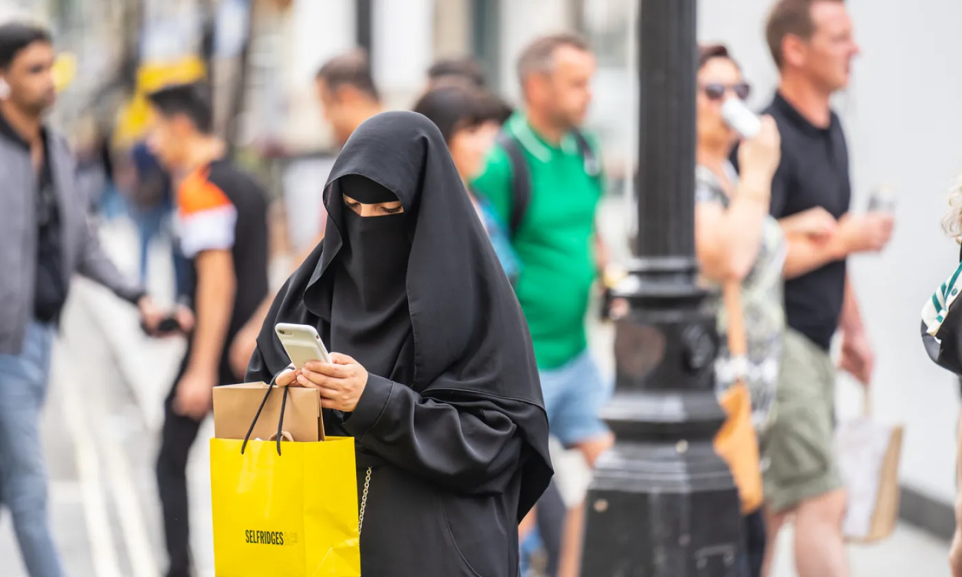 En Suisse, une femme en burqa sera amendable ©iStock/Powerofflowers