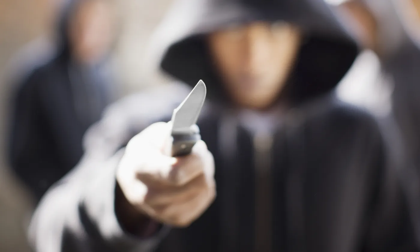 Galvanisé par des contenus virulents postés sur les réseaux sociaux, l’auteur de l’attentat de Conflans-Sainte-Honorine, un réfugié tchétchène de 18 ans, a parcouru plus de 100 km pour venir y décapiter le professeur d’histoire-géographie Samuel Paty, le 16 octobre dernier. Un drame qui, plus que jamais, questionne le rôle des réseaux sociaux dans le phénomène de radicalisation des jeunes gens en quête de sens.