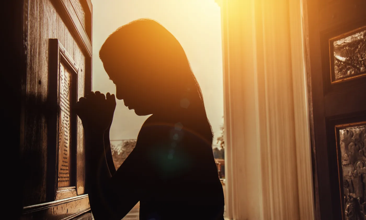 L’annonce a été faite le 20 mars, dans le contexte de crise sanitaire extrême que connaît en particulier l’Italie. Par voie de décret, le Vatican a annoncé que l’Église catholique accordait l’indulgence plénière aux malades du coronavirus sous certaines conditions IStock