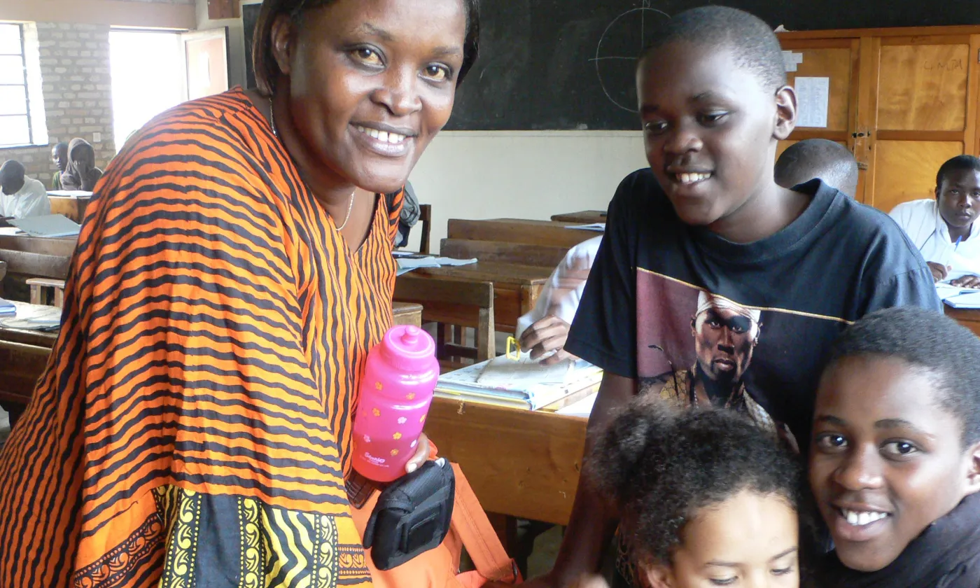 Grâce à toi, je crois toujours au Rwanda Aurélie MUKAMULISA, rwandaise, femme de courage et de foi